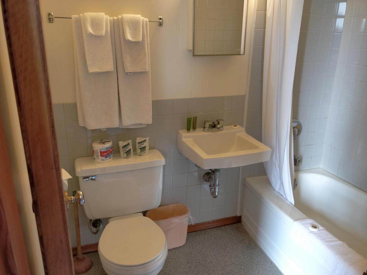 Telstar Motel Kakabeka Falls エクステリア 写真