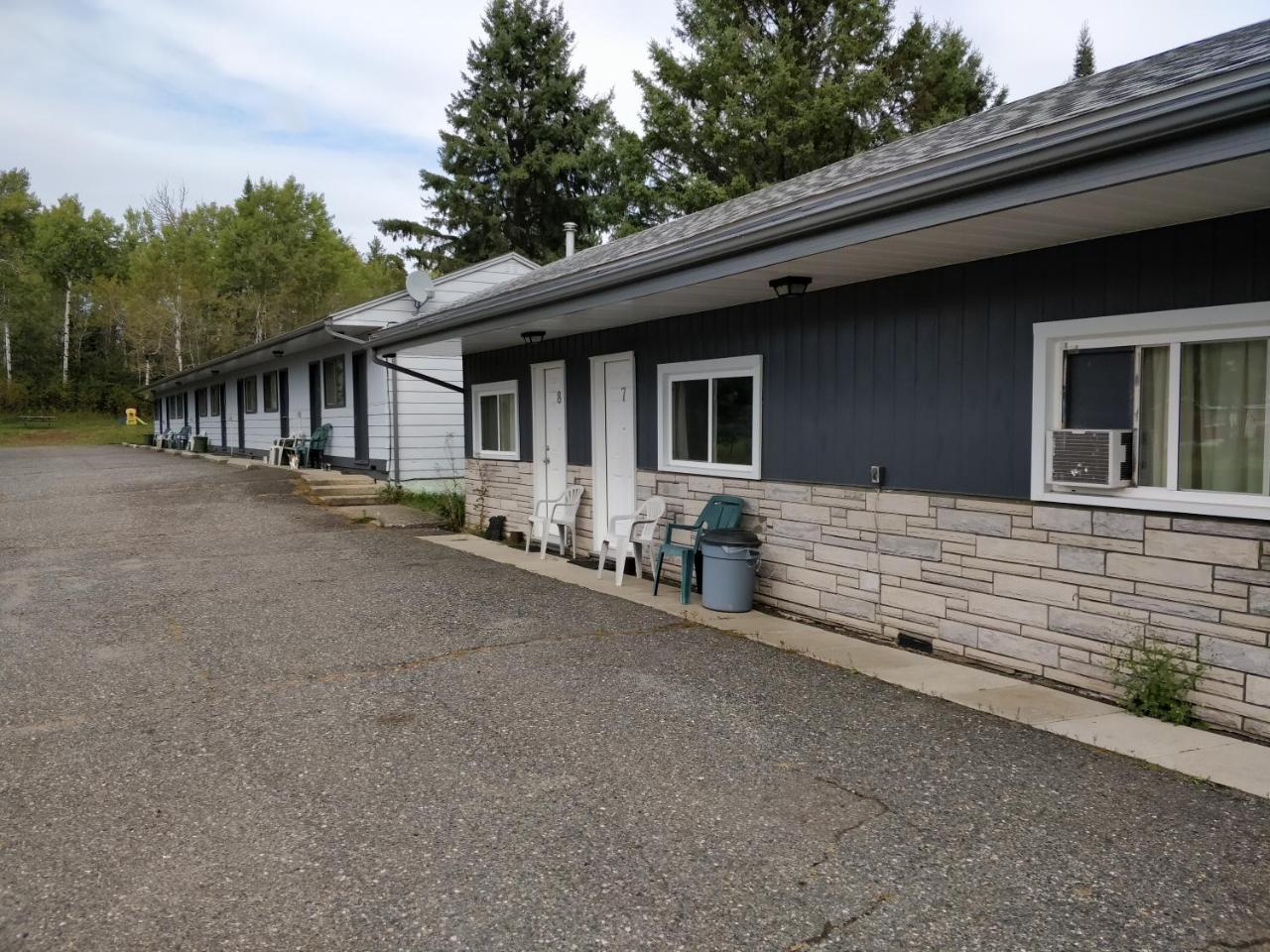 Telstar Motel Kakabeka Falls エクステリア 写真